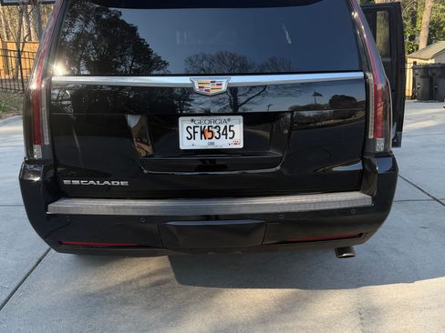 Used 2015 Cadillac Escalade ESV Platinum image 5