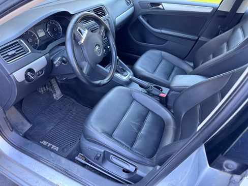Used 2013 Volkswagen Jetta SE FWD image 9