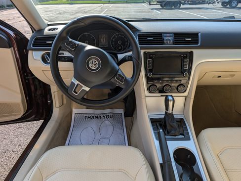 Used 2013 Volkswagen Passat TDI SE FWD image 10