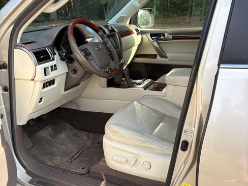 Used 2013 Lexus GX 460 w/ Comfort Plus Pkg AWD/4WD image 10