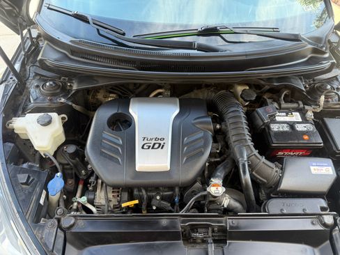 Used 2016 Hyundai Veloster Turbo w/ Option Group 04 image 2