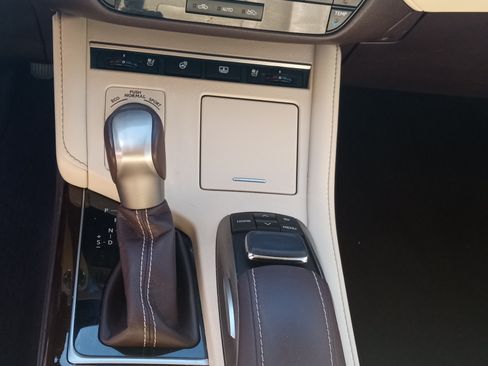 Used 2018 Lexus ES 350 w/ Luxury Package w/Wood Trim image 8