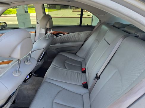 Used 2005 Mercedes-Benz E 500 Sedan image 25