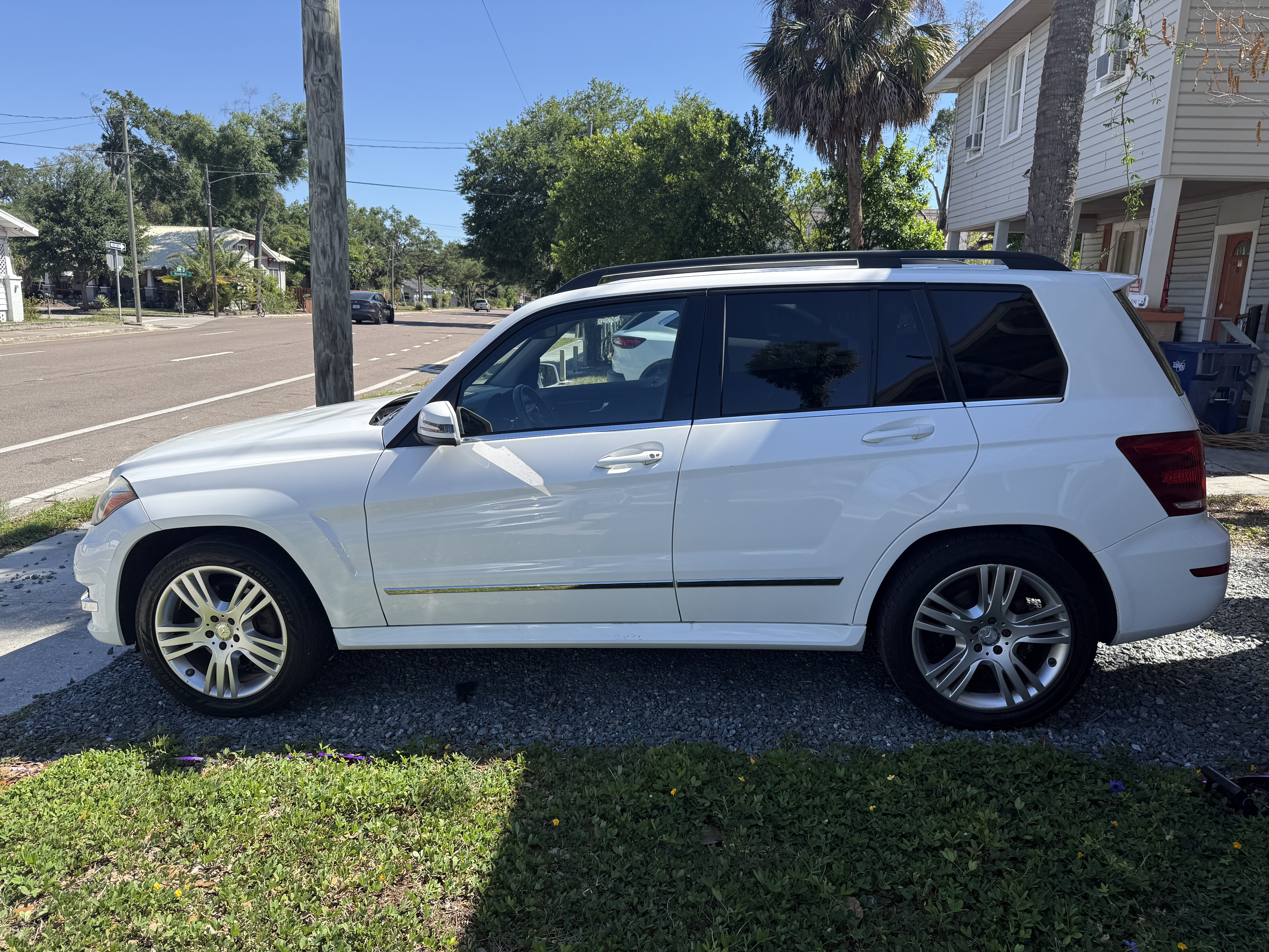 Used 2013 Mercedes-Benz GLK 350 4MATIC image 2