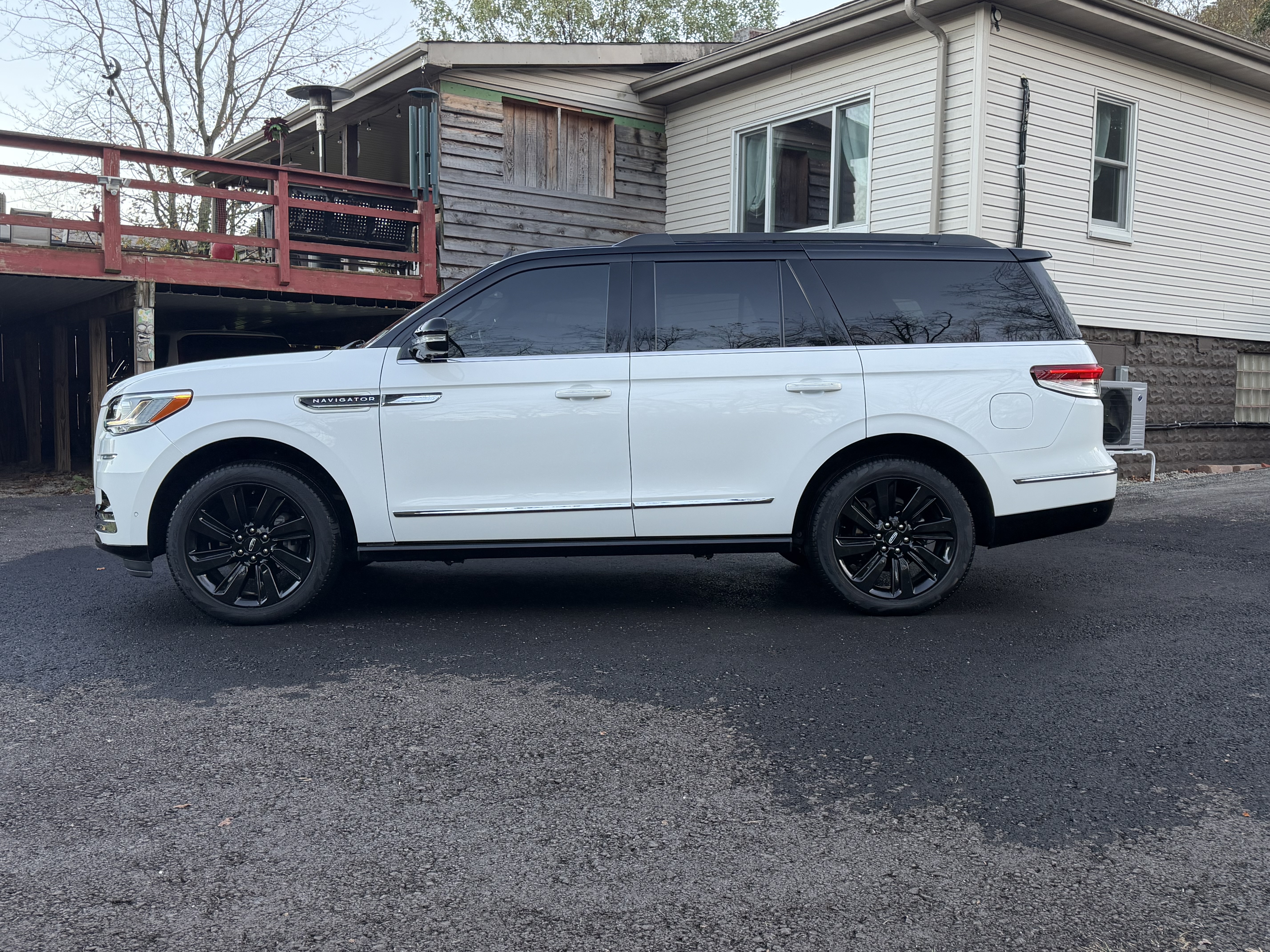 Used 2023 Lincoln Navigator Black Label AWD/4WD image 6