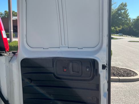 Used 2019 Chevrolet Express 3500 w/ Driver Convenience Package RWD image 10