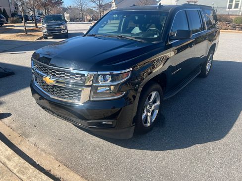 Used 2016 Chevrolet Suburban LT image 4