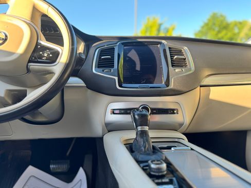 Used 2016 Volvo XC90 T5 Momentum FWD image 15
