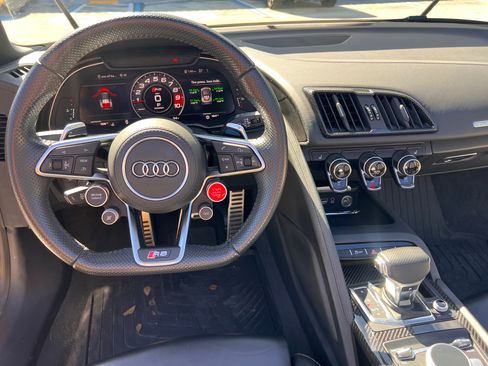 Used 2018 Audi R8 V10 plus image 11