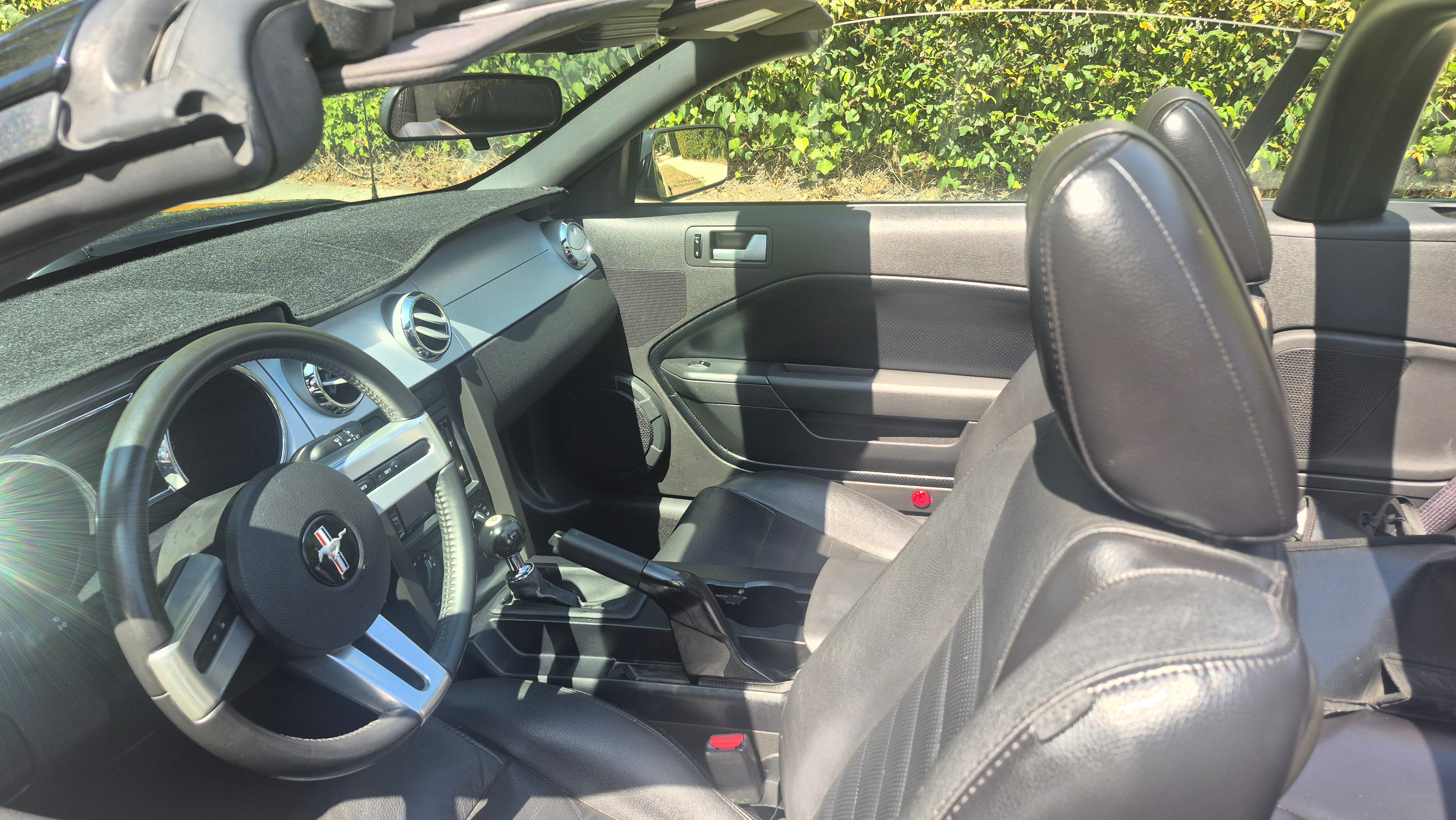 Used 2006 Ford Mustang GT Premium RWD image 2