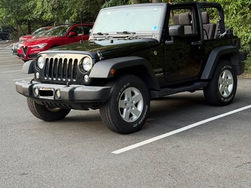 Used 2017 Jeep Wrangler Sport w/ Quick Order Package 24S AWD/4WD image 2