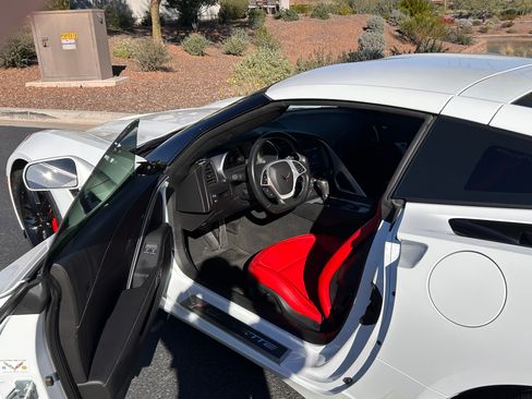 Used 2019 Chevrolet Corvette Stingray Coupe w/ Battery Protection Package image 10