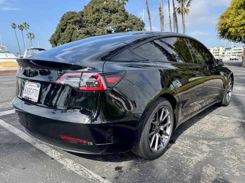 Used 2021 Tesla Model 3 Standard Range Plus image 5