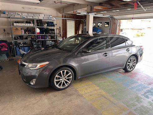 Used 2015 Toyota Avalon XLE Touring image 1