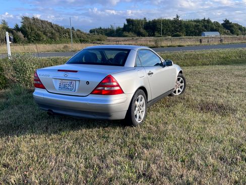 Used 1998 Mercedes-Benz SLK 230 image 10