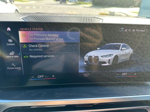 Used 2022 BMW i4 eDrive40 image 25