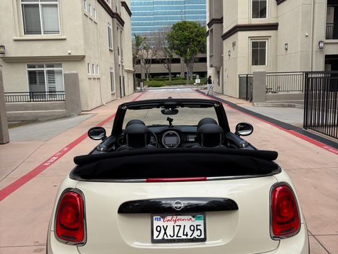 Used 2019 MINI Cooper Convertible w/ Signature Upholstery Package FWD image 25