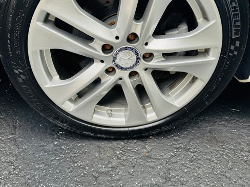 Used 2012 Mercedes-Benz C 300 4MATIC Sedan image 9