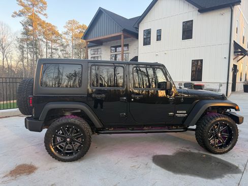 Used 2016 Jeep Wrangler Unlimited Sport w/ Quick Order Package 24S image 12