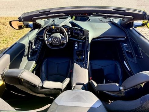 Used 2023 Chevrolet Corvette Stingray Premium Conv image 14