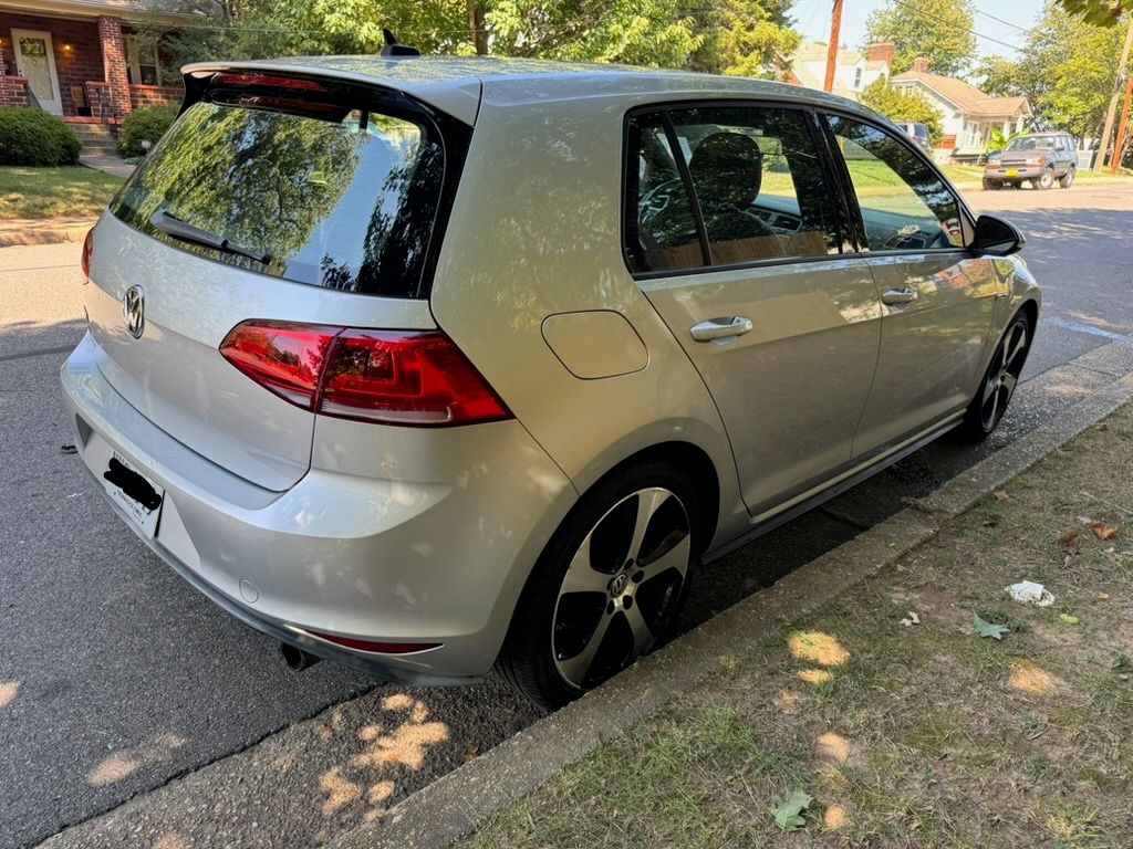 Used 2015 Volkswagen GTI SE FWD image 6