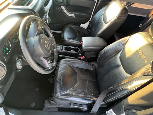 Used 2014 Jeep Wrangler Sahara w/ Connectivity Group AWD/4WD image 11