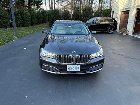 Used 2017 BMW 740i xDrive image 6