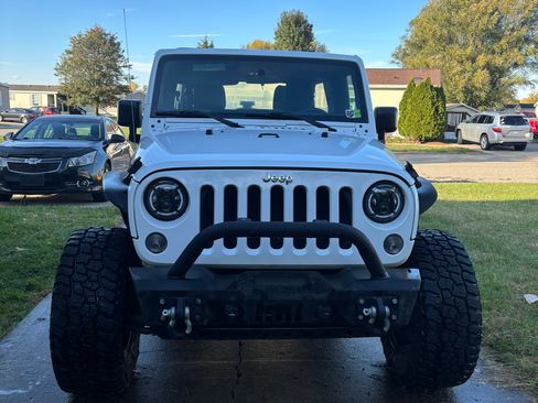 Used 2017 Jeep Wrangler Unlimited Sport image 5