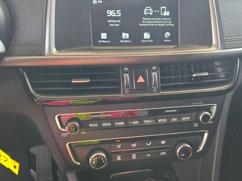 Used 2018 Kia Optima S image 9