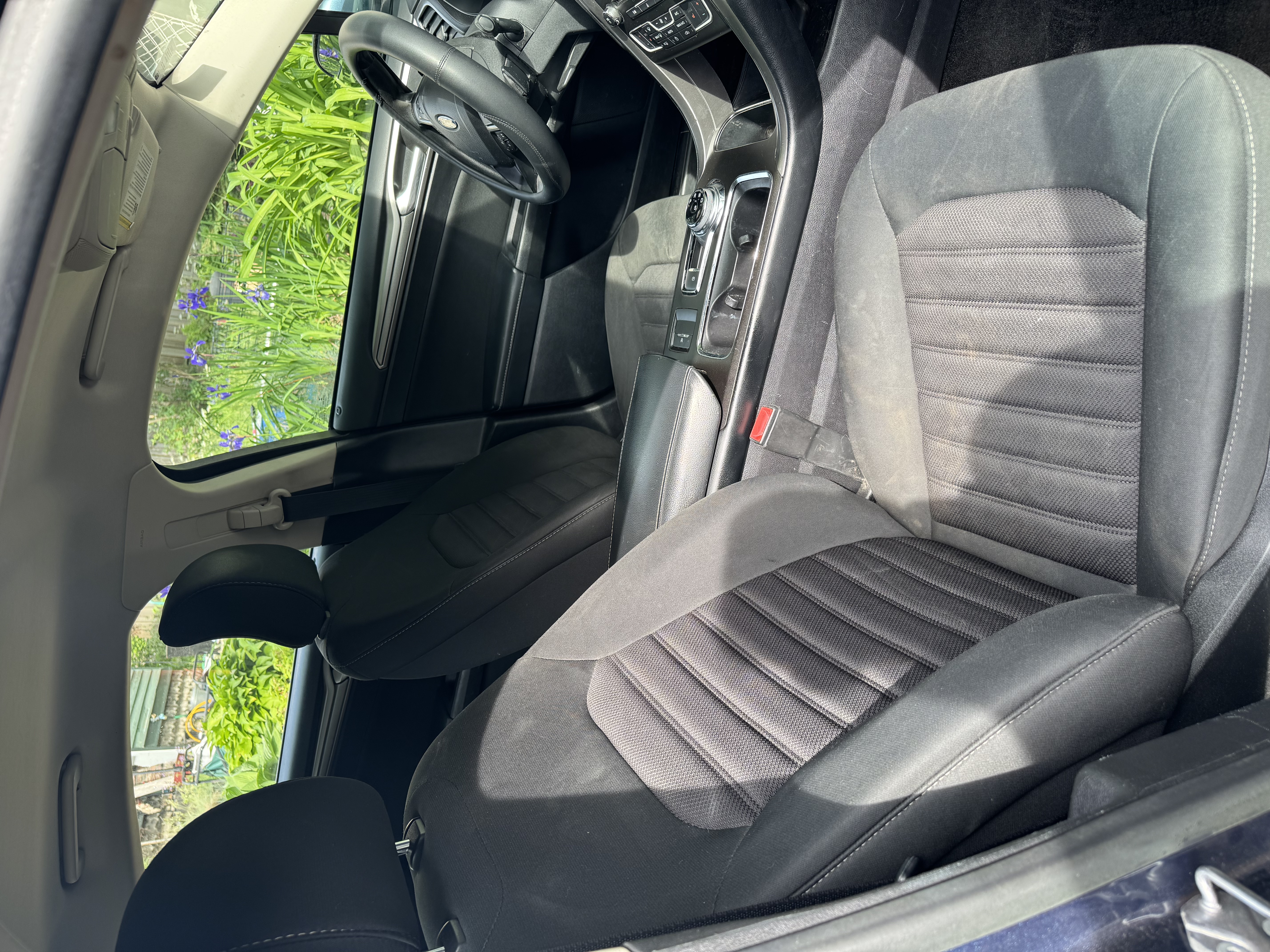 Used 2018 Ford Fusion SE w/ Fusion SE Technology Package FWD image 12