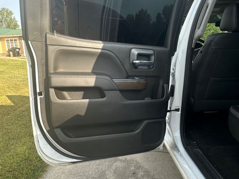 Used 2018 GMC Sierra 2500 Denali AWD/4WD image 14
