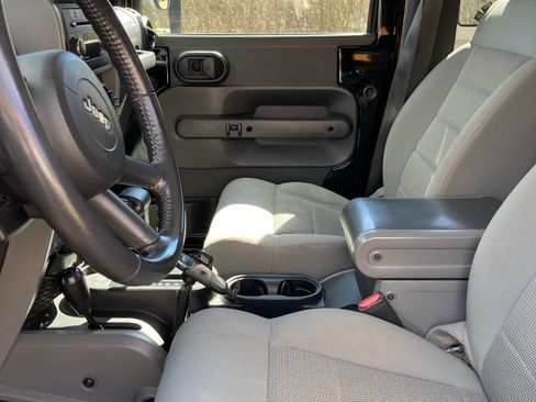 Used 2009 Jeep Wrangler Rubicon w/ PWR Convenience Group image 15