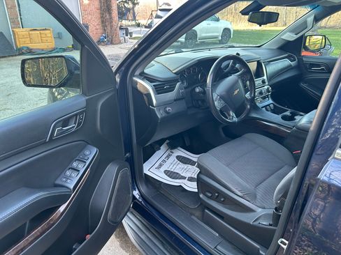 Used 2018 Chevrolet Suburban LS image 11