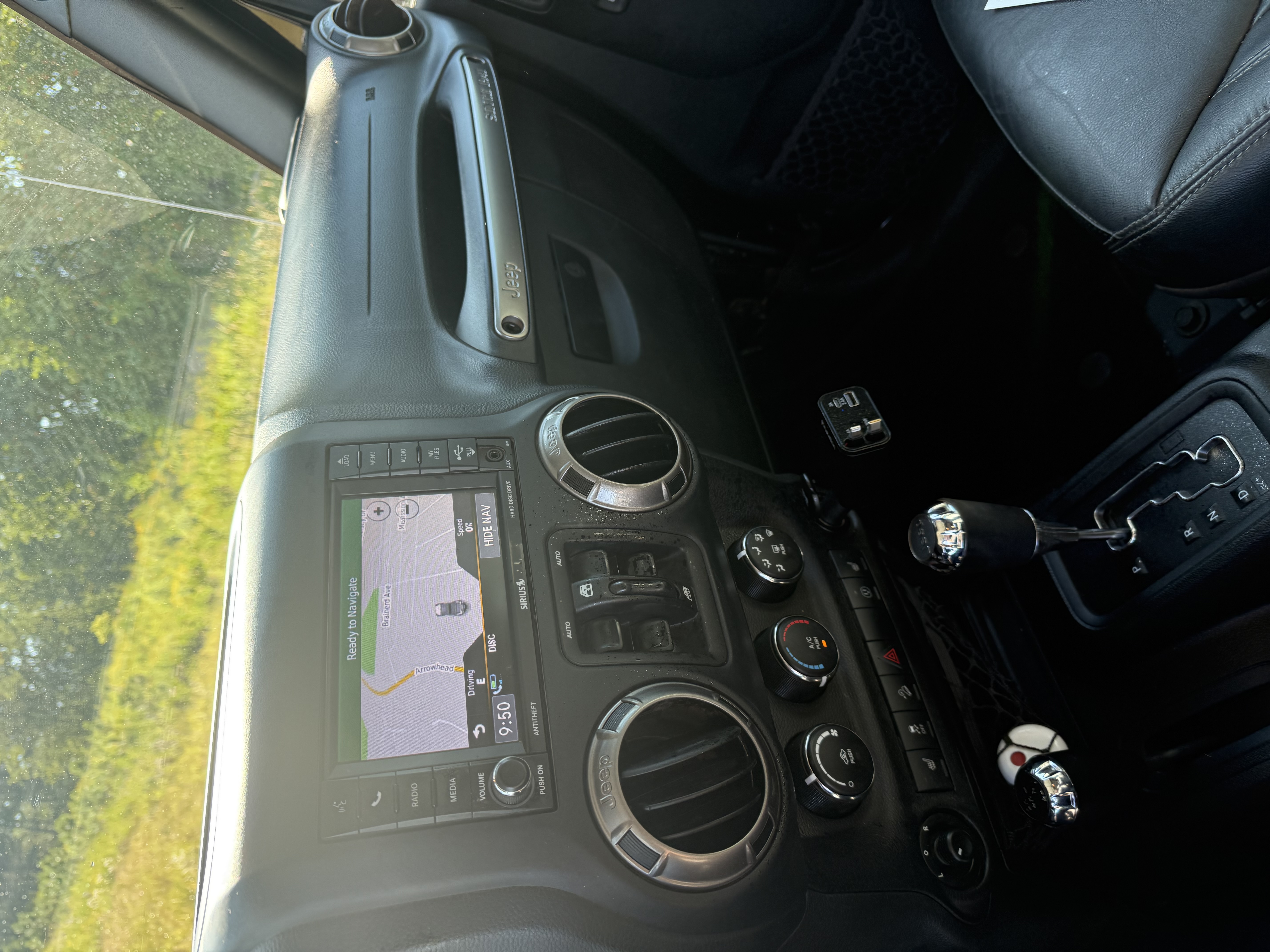 Used 2018 Jeep Wrangler Unlimited Sahara AWD/4WD image 14
