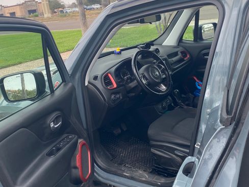 Used 2018 Jeep Renegade Trailhawk image 10