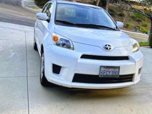 Used 2009 Scion xD image 1