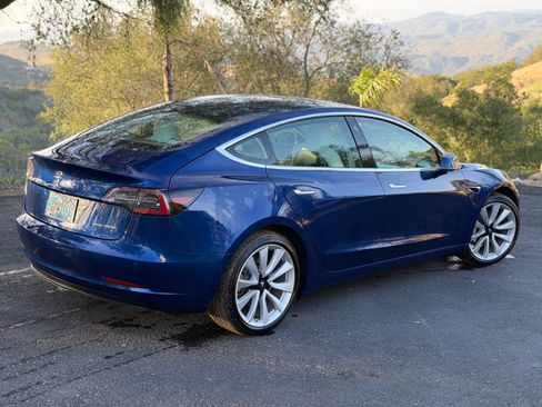 Used 2019 Tesla Model 3 Long Range image 1