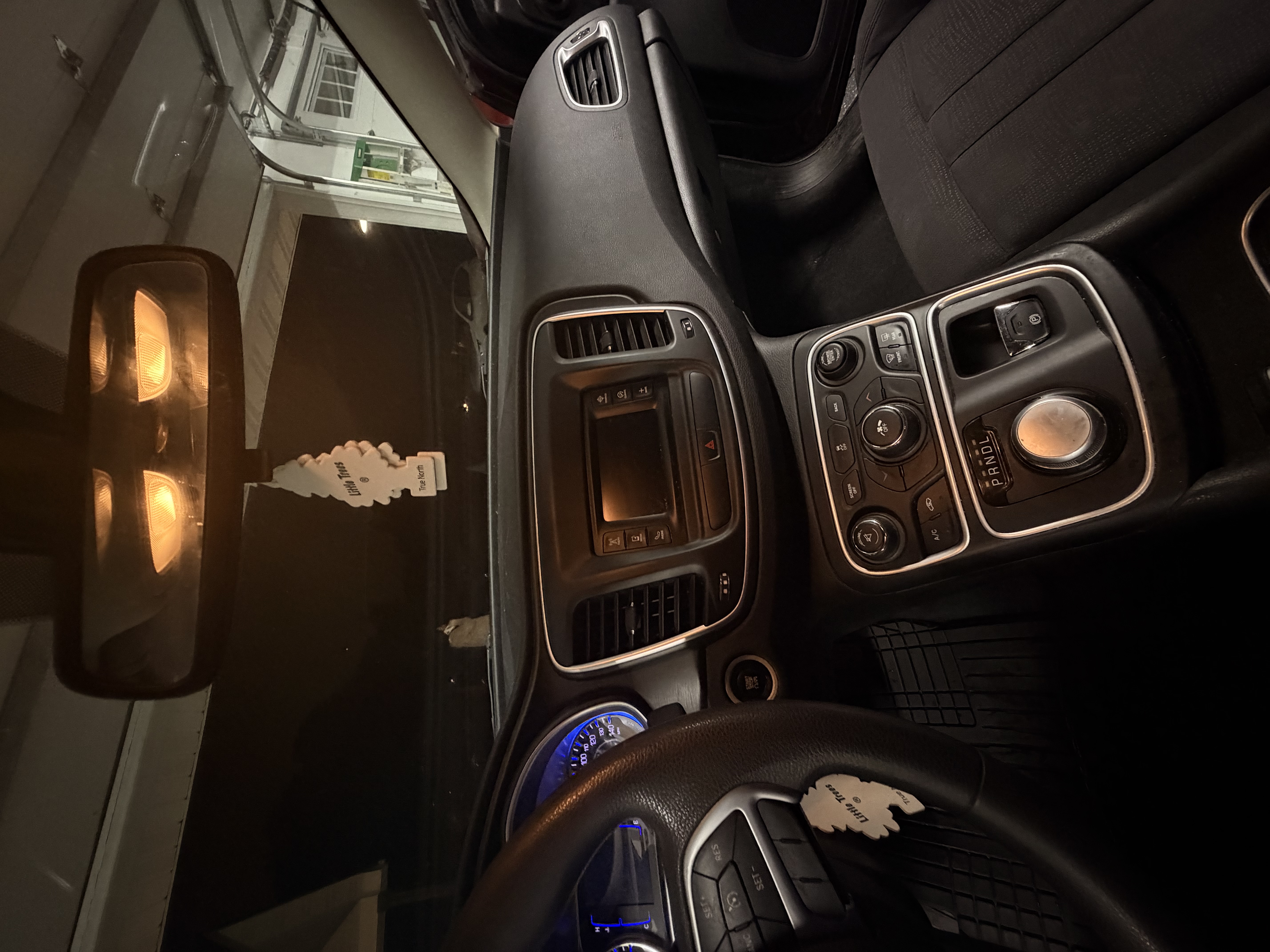 Used 2015 Chrysler 200 Limited FWD image 8