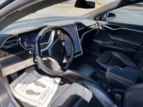 Used 2016 Tesla Model S 70 RWD image 10