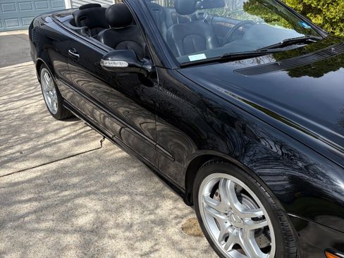 Used 2009 Mercedes-Benz CLK 550 Cabriolet image 2