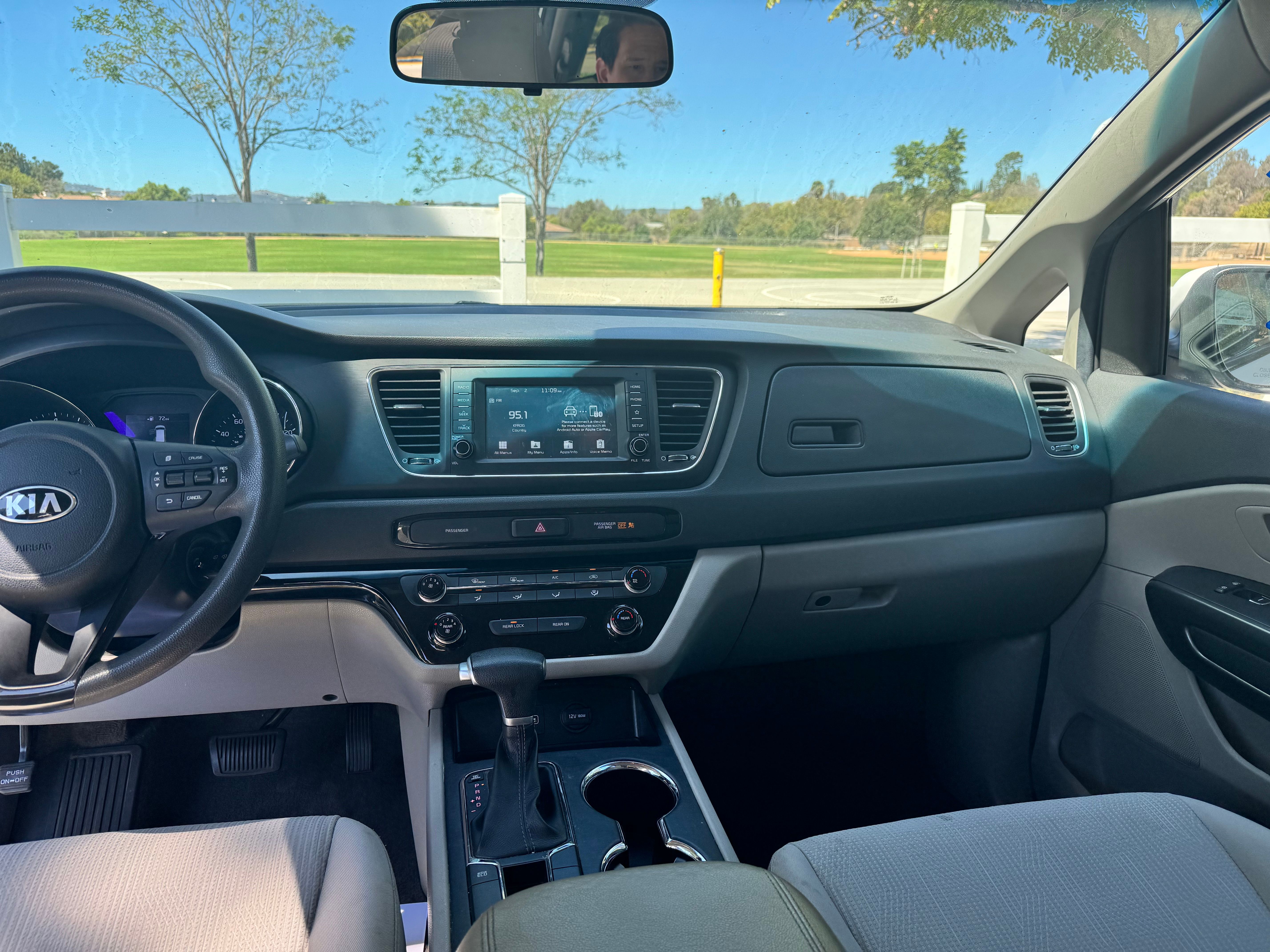 Used 2021 Kia Sedona LX FWD image 10