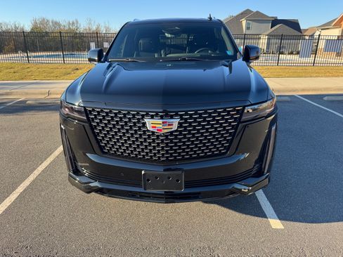 Used 2022 Cadillac Escalade Premium Luxury w/ LPO, Illumination Package image 2