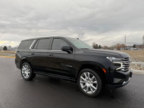 Used 2021 Chevrolet Tahoe High Country image 2