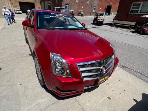 Used 2011 Cadillac CTS Luxury image 2