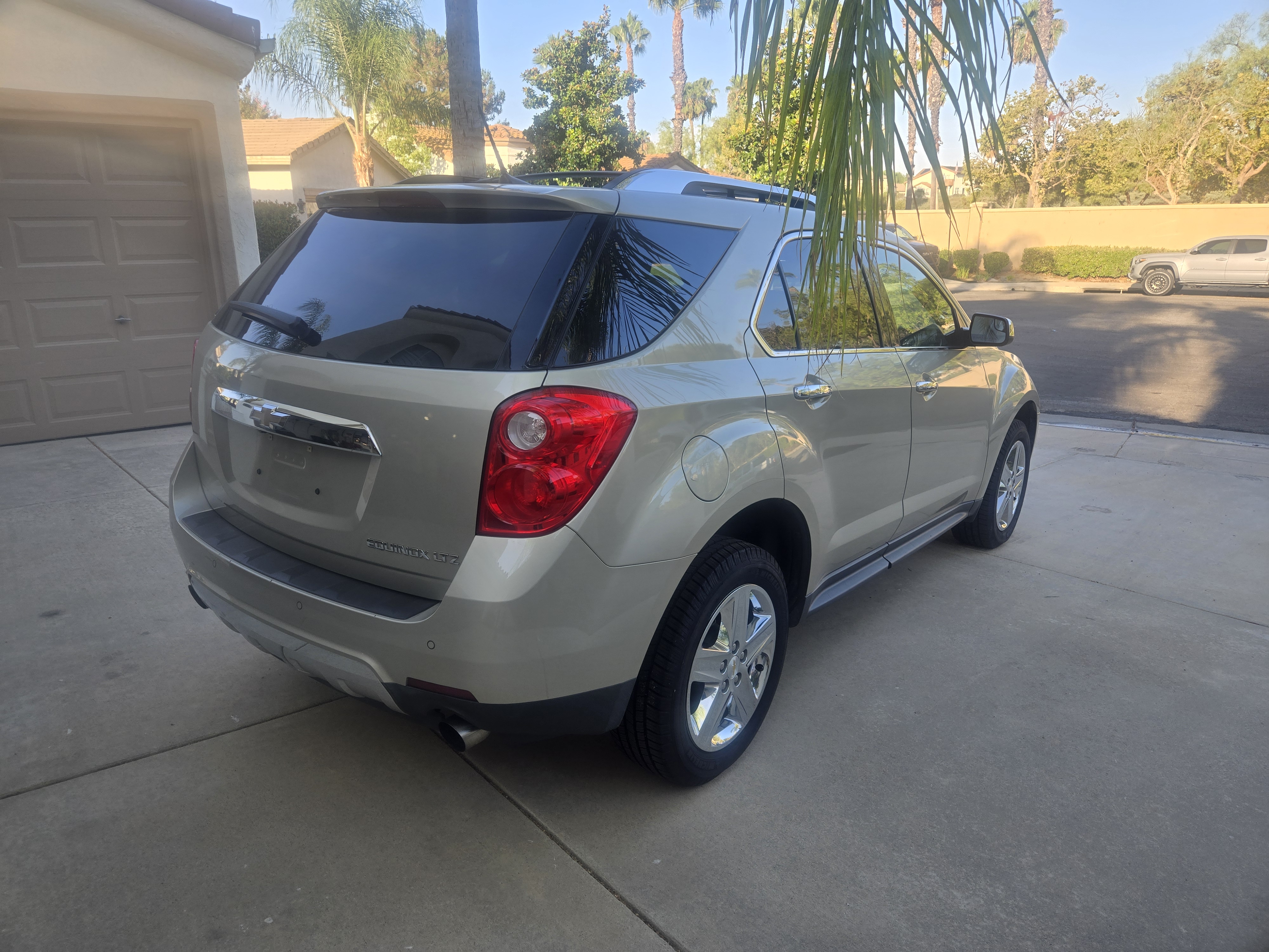 Used 2014 Chevrolet Equinox LTZ FWD image 11