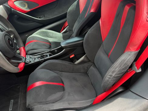 Used 2020 McLaren 570S Spider RWD image 13