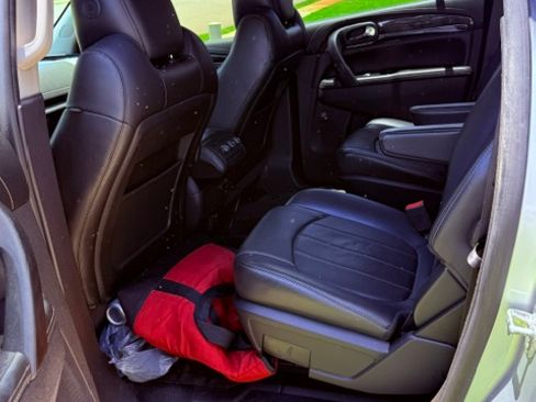 Used 2015 Buick Enclave Leather FWD image 10