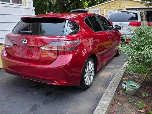 Used 2011 Lexus CT 200h Premium w/ Premium Audio Pkg FWD image 10