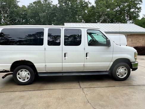 Used 2008 Ford E-350 and Econoline 350 XLT RWD image 6