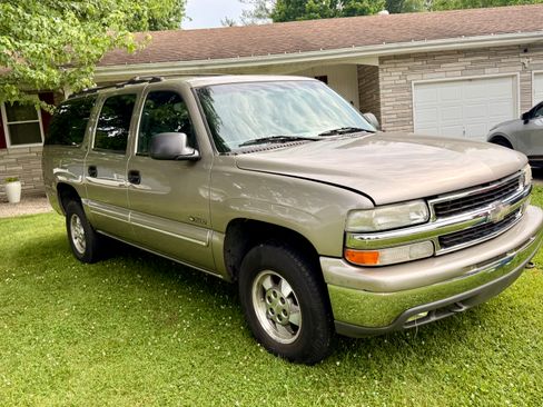 Used 2000 Chevrolet Suburban LS w/ LS Preferred Equipment Group AWD/4WD image 6